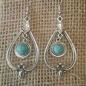 SILVER LOOP EARRINGS WITH NATURAL TURQUOISE